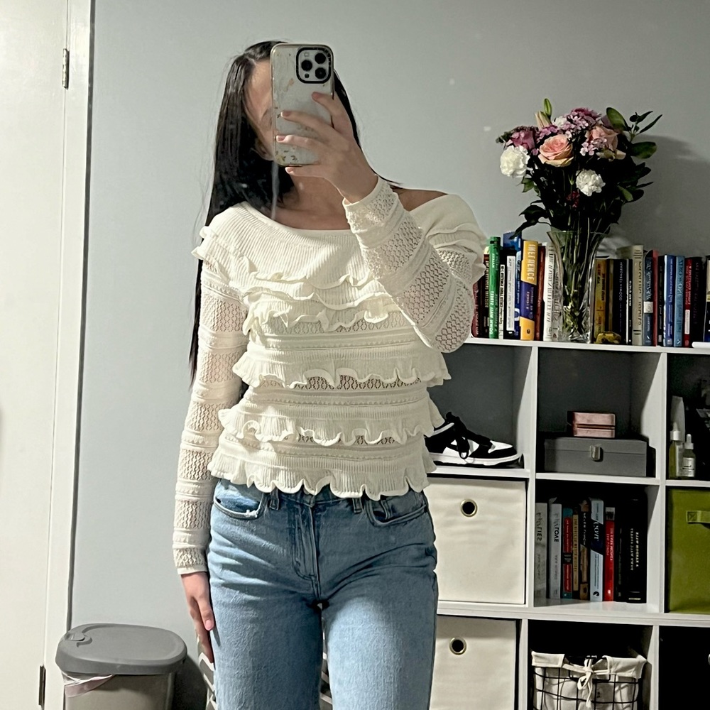 Selling a cute wide neck white sweater from lalavon size small.